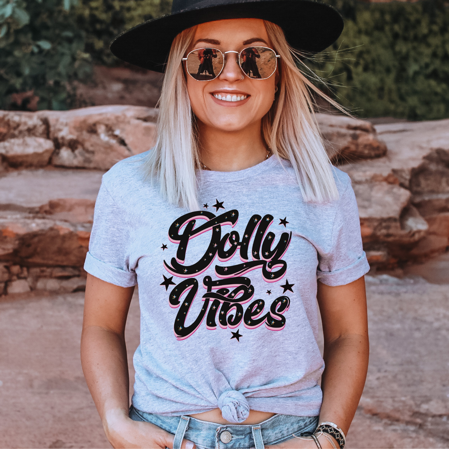 Dolly Vibes Tee