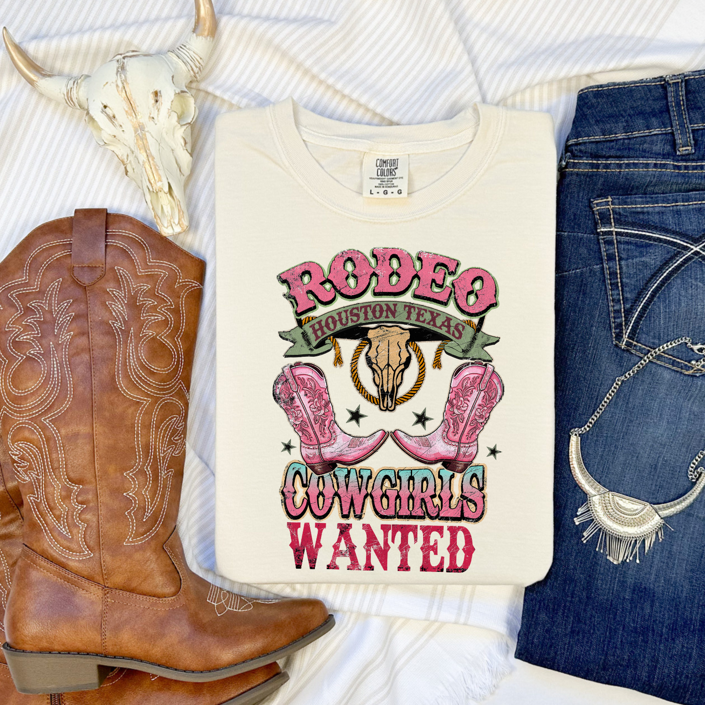 Rodeo Cowgirls Wanted ivory CC Tshirt