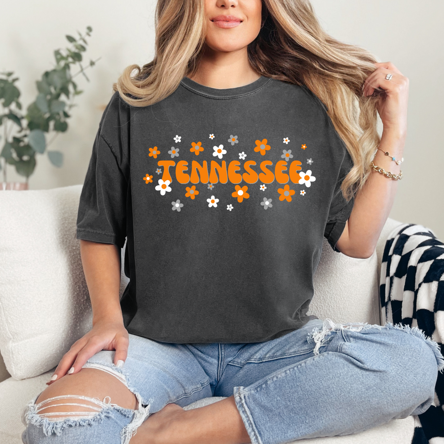 Tennessee Retro Flowers CC Graphic Tee